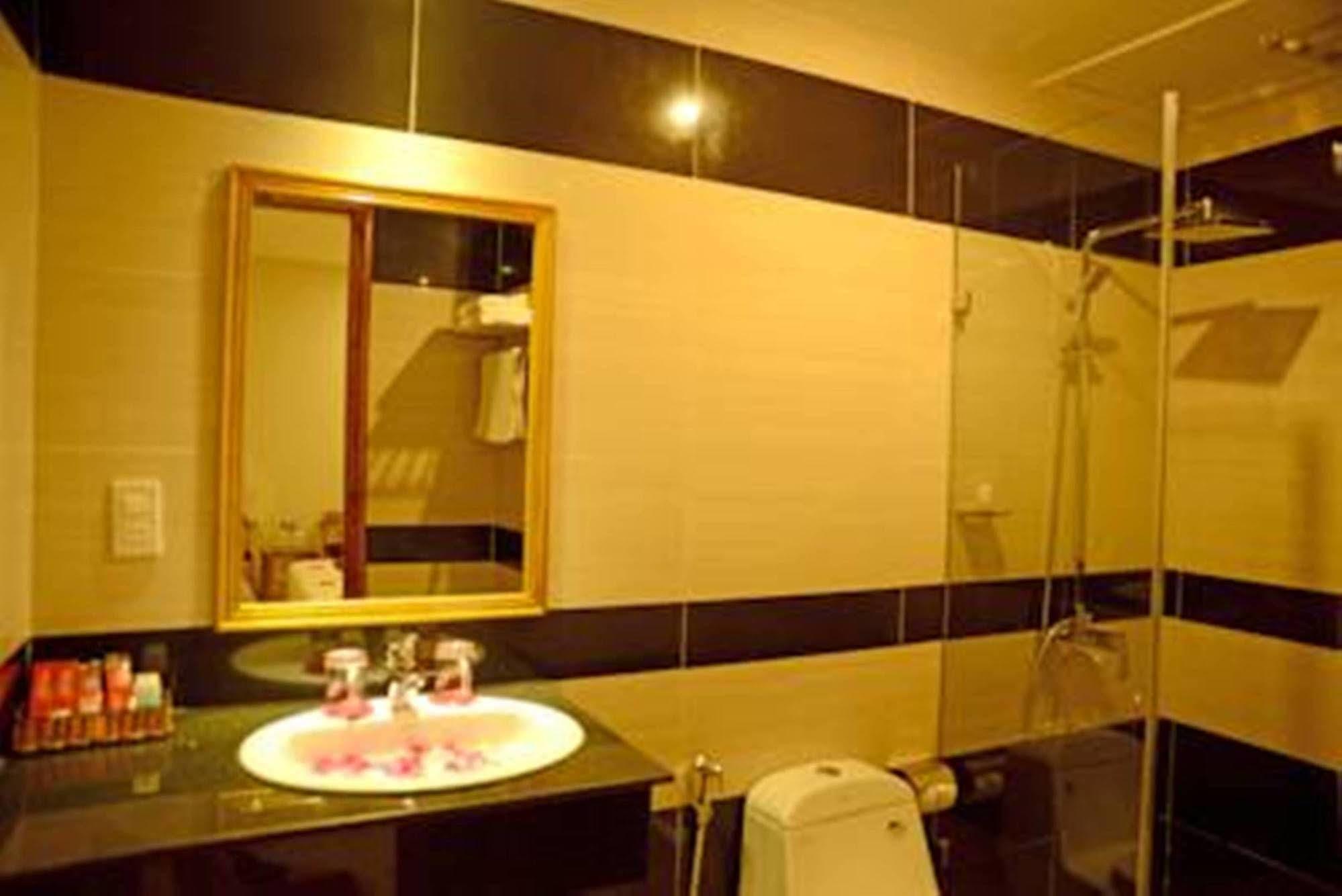 Red Diamond Hotel Da Nang Zewnętrze zdjęcie